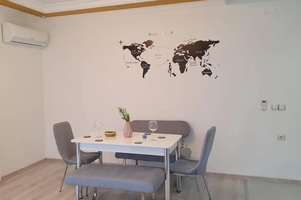 Διαμέρισμα 2+1 Apartm With Garden + Balcony , At Ladies Beach Κουσάντασι