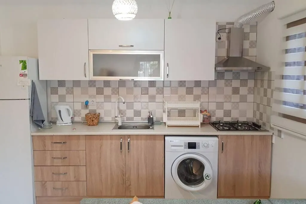 2+1 Apartm With Garden + Balcony , At Ladies Beach Κουσάντασι