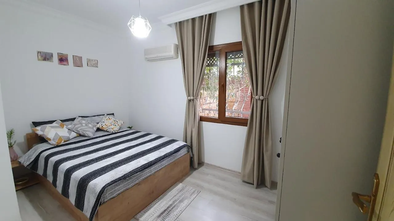 2+1 Apartm With Garden + Balcony , At Ladies Beach Κουσάντασι Διαμέρισμα